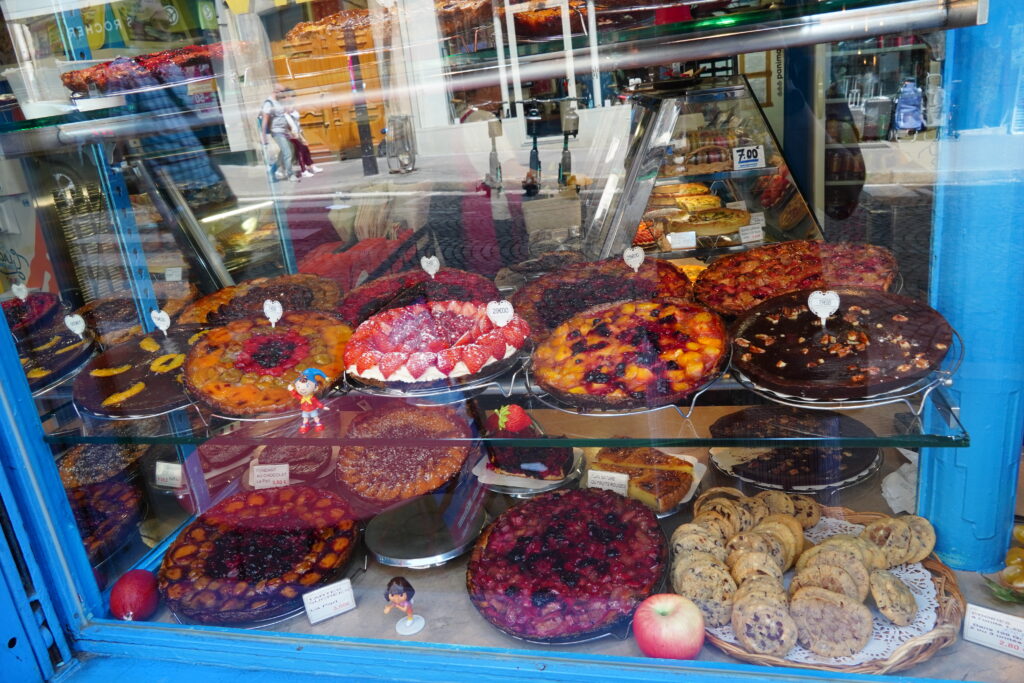 Stohrer tarts on Rue Lepic