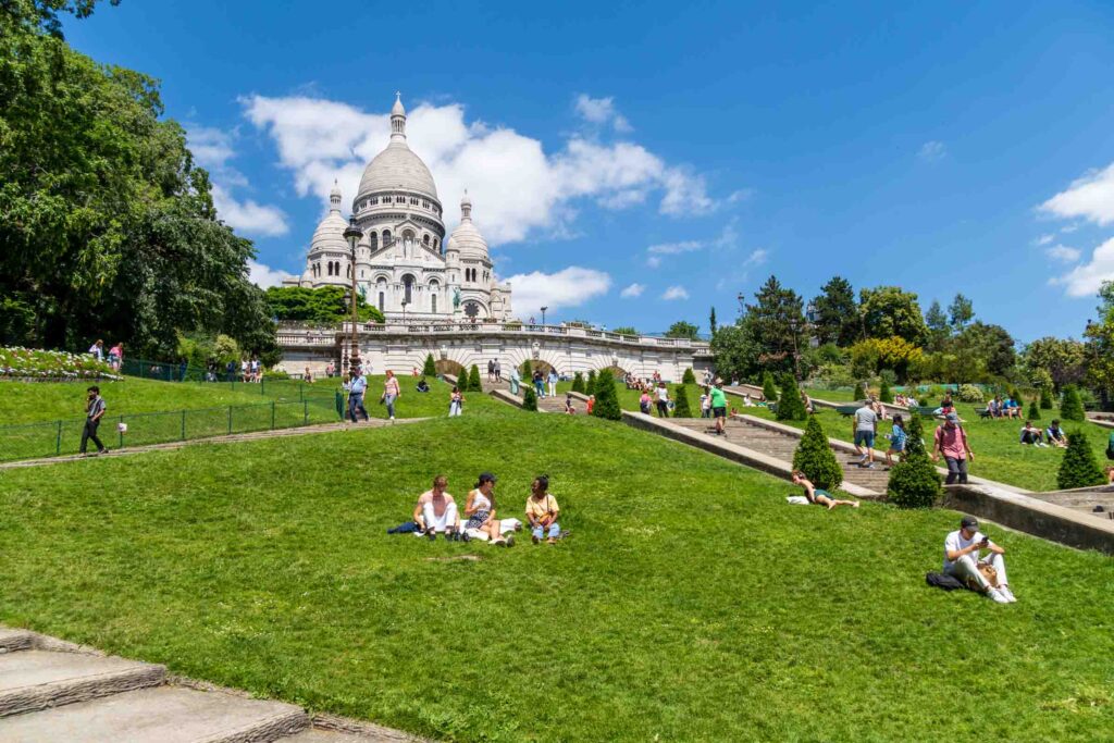 montmartre sacre coeur picnic